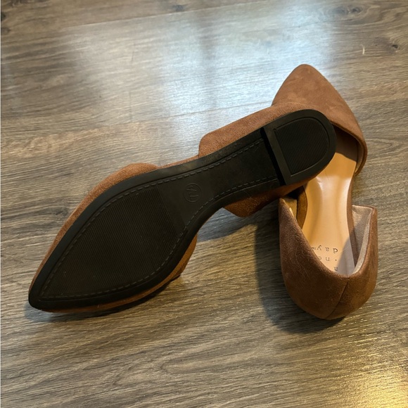 Brown flats - Picture 3 of 3